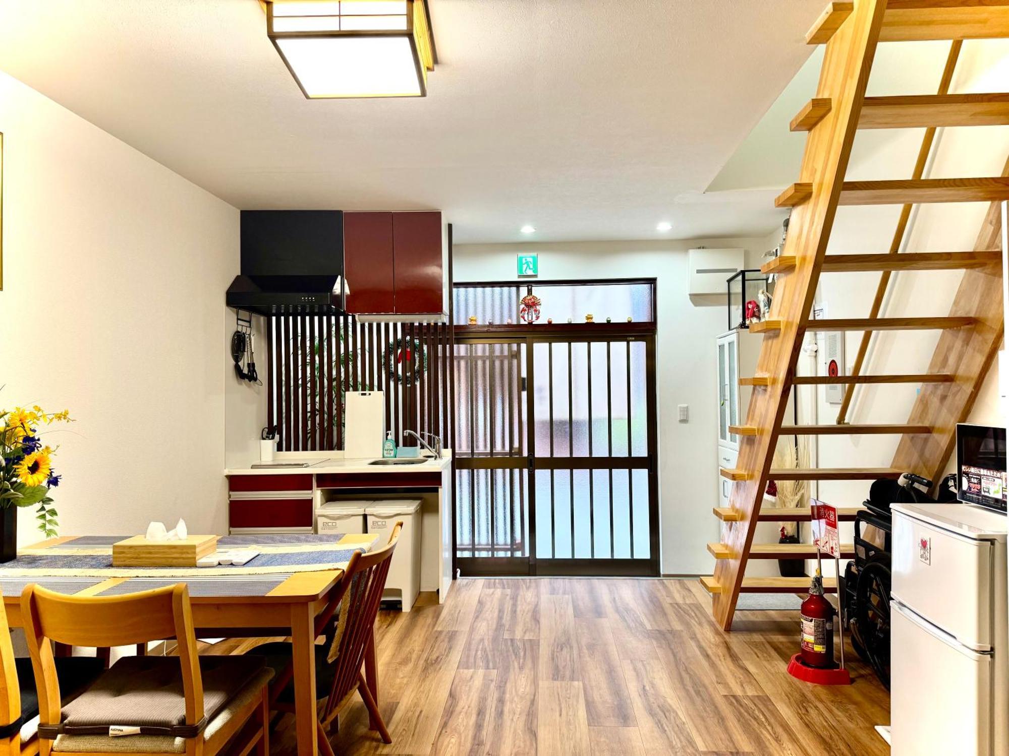 Modern And Traditional Fusion Villa In Umeda 3-Min Walk To Subway Ideal For Families And Groups Осака Экстерьер фото